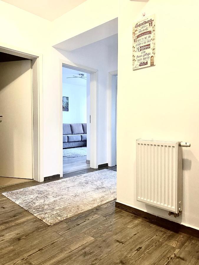 Daria'S Apartment Brasov Luaran gambar